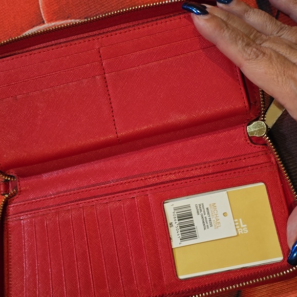 Nwt Michael Kors Cont. Wallet Wristlet Clutch Red New - Picture 4 of 5